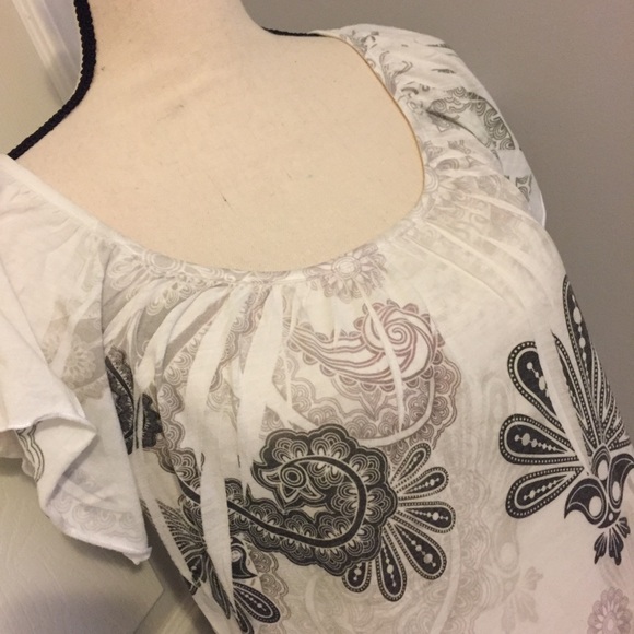 AGENDA Paisley Crinkle Print Flutter Sleeve Tee - Picture 2 of 6